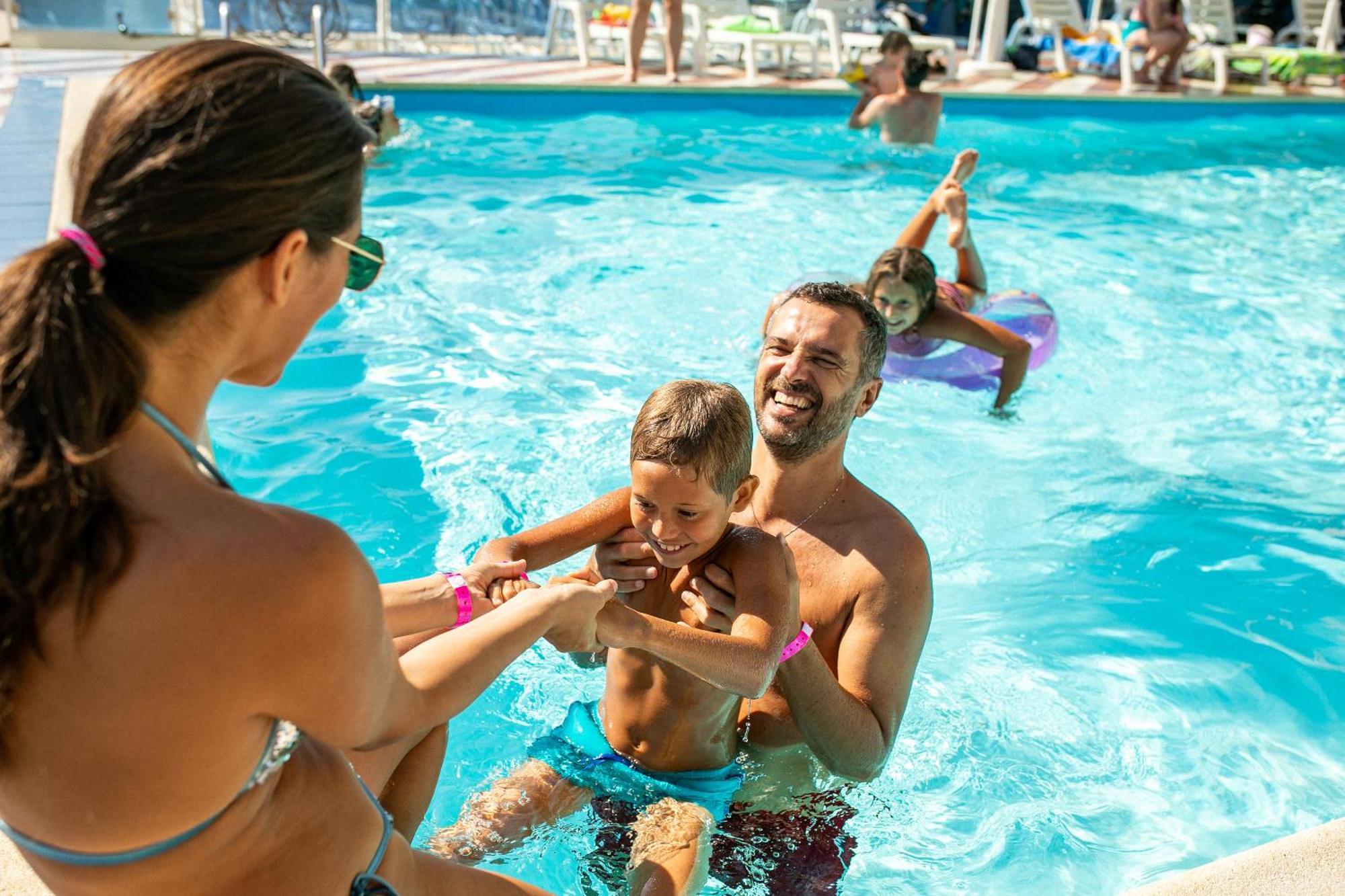 Bikini Tropicana Family Hotel 丽都迪萨维奥 外观 照片