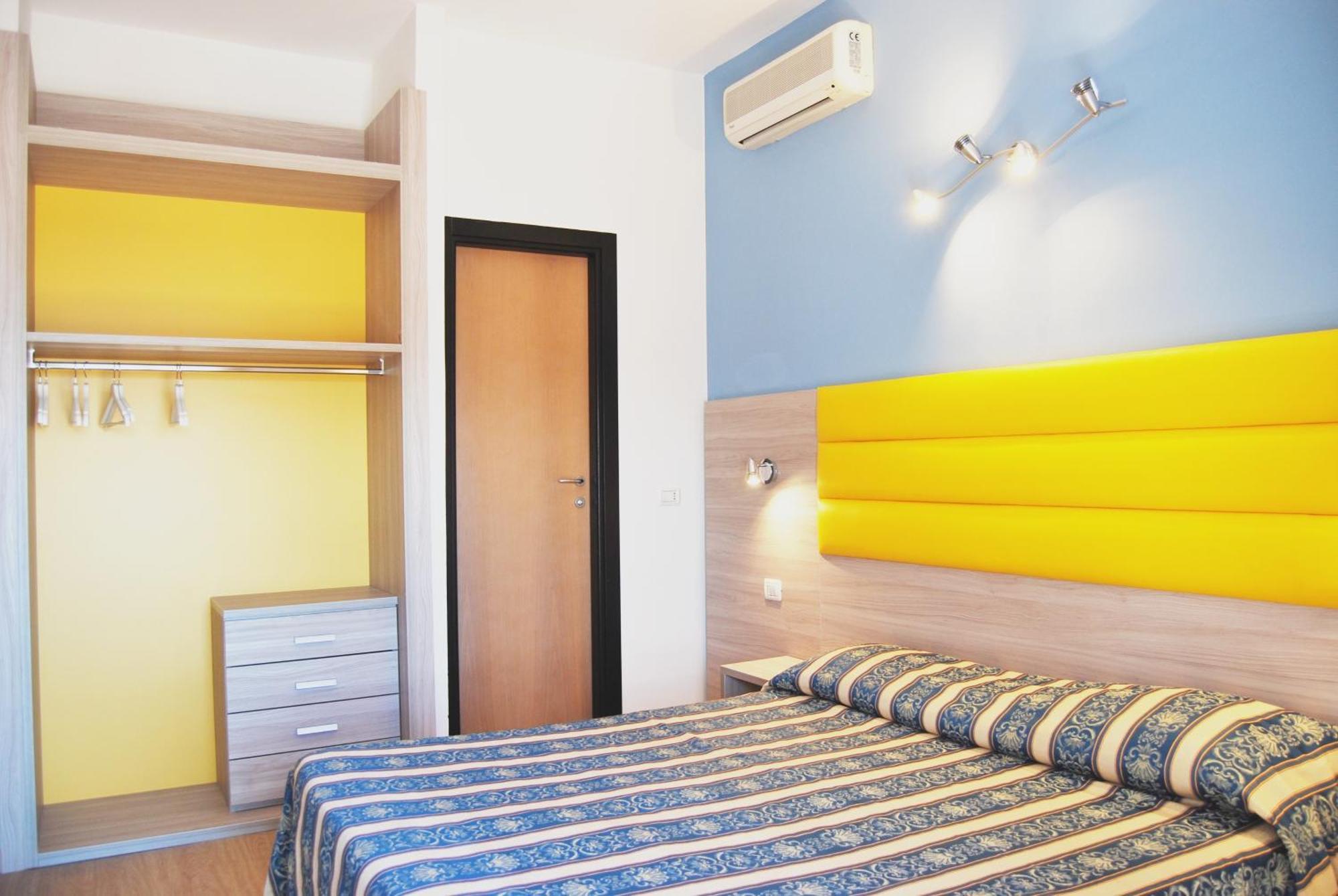 Bikini Tropicana Family Hotel 丽都迪萨维奥 外观 照片